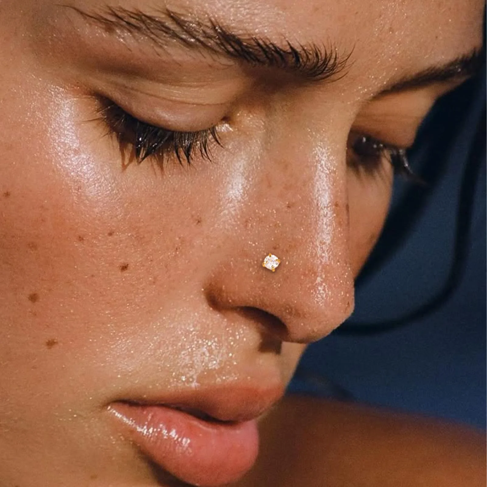 DAILI Titanium nose stud with cubic zirconia, 20G, view 3