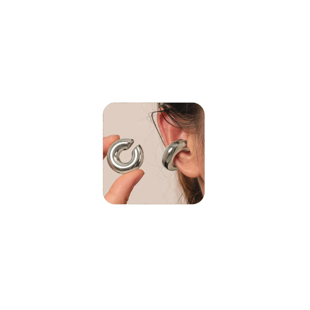 DAILI Chunky ear cuff, view 2