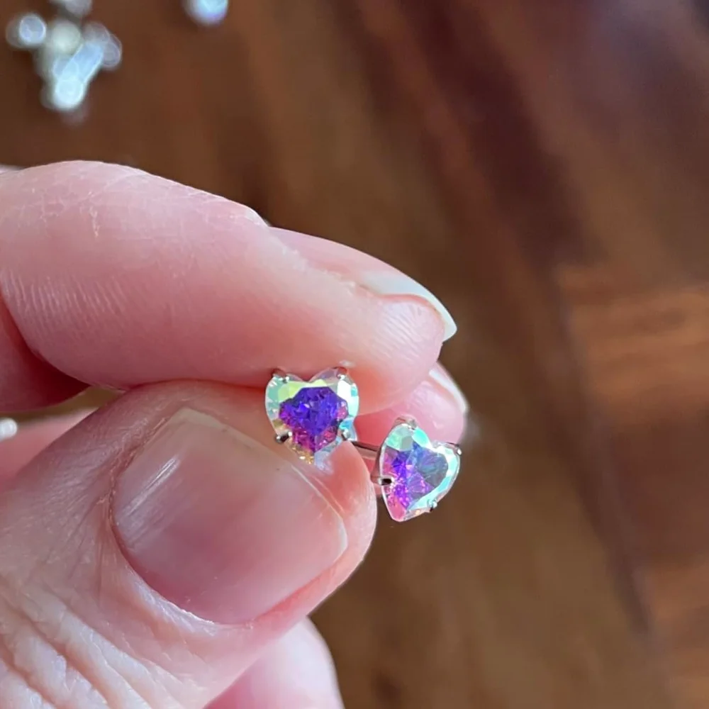 DAILI Titanium screw back earrings for children with a heart, view 3